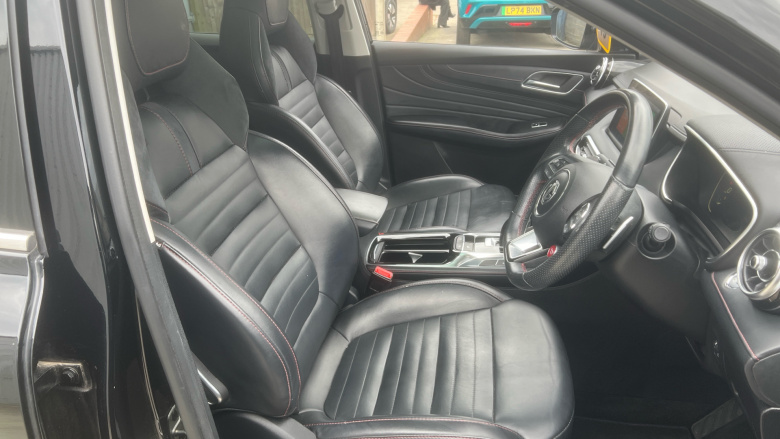 MG Hs 1.5 T-GDI Exclusive 5dr DCT Petrol Hatchback